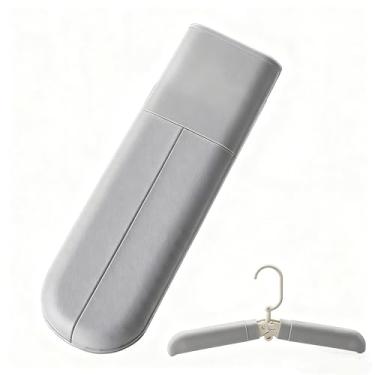 Imagem de Cabide de viagem dobrável e leve feito de plástico PP durável com design antiderrapante, adequado para roupas íntimas, meias e roupas, um item essencial para viagens de negócios.