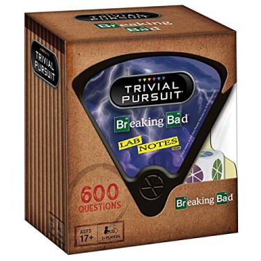 Imagem de Trivial Pursuit Breaking Bad (edição Quickplay) | Perguntas Trivia do jogo da série de televisão Breaking Bad da AMC | 600 perguntas e matriz em recipiente de viagem | Jogo Breaking Bad oficialmente licenciado