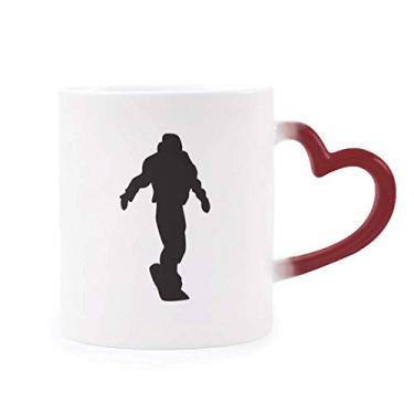 Imagem de Caneca esportiva Skateboarding preta com contorno sensível ao calor Caneca vermelha que muda de cor