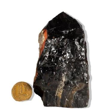 Imagem de 01 Ônix Preto Pé e Bico Serrado 200 a 300g 5 a 10cm Tipo B - Cristaisd