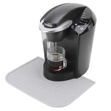 Imagem de Kiicii Tapete de café de silicone para cafeteira Keurig K-Classic, acessório de barra de café para bancada, acessórios para máquina de café expresso, à prova de respingos, fácil de mover, lavável na