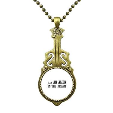 Imagem de DIYthinker Colar I Am an Alien in The Dream com pingente de música de guitarra antiga