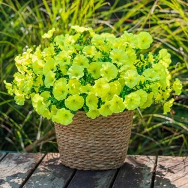 Imagem de BLISOUL Flores artificiais amarelas de outono para decoração ao ar livre, 12 pacotes de flores de seda realistas com eucalipto para decoração de casa de outono, pátio, varanda, jardim, janela, quintal