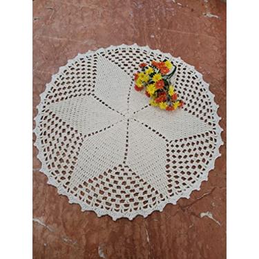 Imagem de Tapete de Crochê Artesanal, Branco Cru, 76cm de Diâmetro, Decorativo para Casa, 480g, Redondo, Feito à Mão