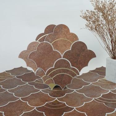 Imagem de COLAMO Mosaico adesivo inteligente para azulejo, mistura de pedras falsas de metal, rodabanca dourada, colar em arabesco geométrico jato de água, azulejo de parede para cozinha, lareira, banheiro (10, mármore marrom)