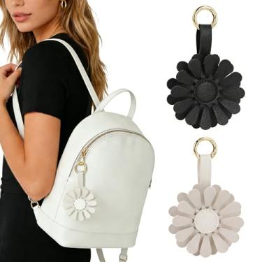 Imagem de URIZZD Chaveiro Air Tag para Apple Airtags, 2 pacotes de capas de etiqueta de ar de flor, capa de couro para AirTags suporte para bolsa/carteira/animais de estimação/crianças/viagem (6FBAAT02-preto + bege)