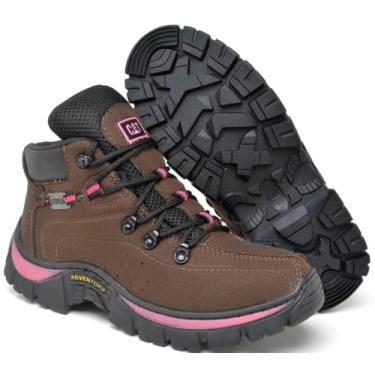 Imagem de Bota Adventure Feminina de Lona Reforçada, Marrom com Rosa, Solado Tratorado Antiderrapante, para Trilhas e Uso Urbano