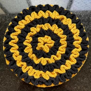 Imagem de Descanso de Panela Duplo de Crochê 22cm Amarelo e Preto - JW SHOP