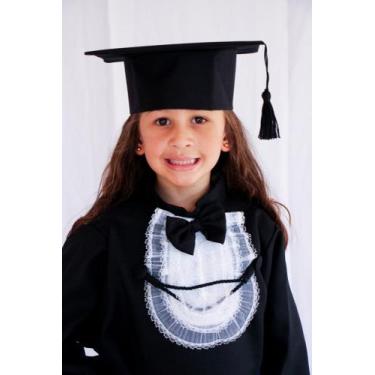 Imagem de Kit infantil com beca , capelo dobrável , faixa simples e canudo camur