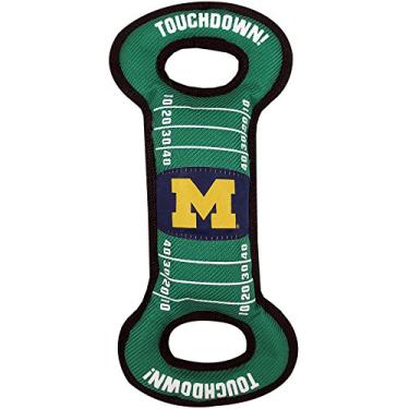 Imagem de Pets First NCAA Football Field Dog Toy com Squeaker. Michigan Wolverines – para puxar, jogar e buscar. – Brinquedo de PET resistente e durável