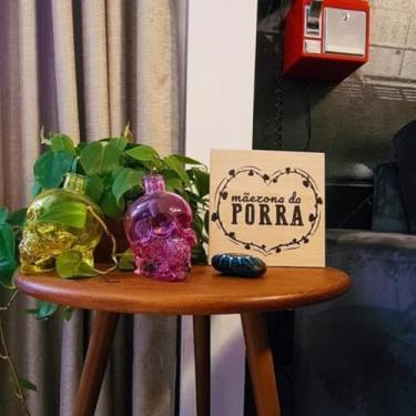 Imagem de Quadro Decorativo em Compensado Naval, 19x19 cm, Mãezona, com Gancho Jacaré