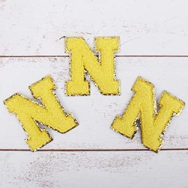 Imagem de Pacote com 3 adesivos de Chenille Iron On Glitter Varsity Letter "N" - Tecido de chenille amarelo com acabamento em glitter dourado - Costurar ou passar - 5,5 cm de altura