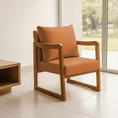 Imagem de Poltrona Decorativa Com Braço Em Madeira Maciça Alice Courino Caramelo