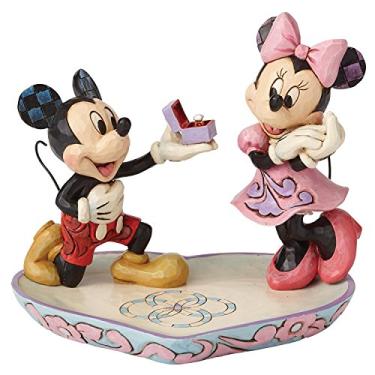 Imagem de Disney Traditions por Jim Shore – Prato de anel Mickey propondo à Minnie