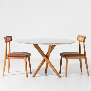 Imagem de Conjunto Mesa de Jantar Thai Redonda Vidro Off White - 1,20m + 2 Cadeiras Dalí Palha Larga - Cognac