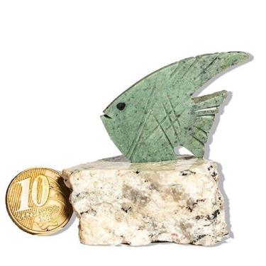 Imagem de Peixe Verde Esculpido Dolomita Natural 50 a 100g Média 6cm - Cristaisd