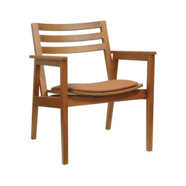 Imagem de Poltrona Cairo Madeira Maciça Encosto Ripado Assento Anatômico - Amêndoa - Estofado Corano Caramelo