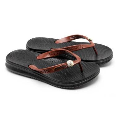 Imagem de Chinelo Casual Alcalay de Dedo com Sola Borracha Detalhe em Metal e Pe