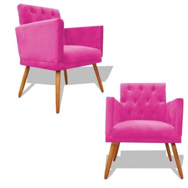 Imagem de Kit Decorativo Duas Poltrona Nina Retro Pés Palito Suede Rosa Pink Com Roda Pé Eli Móveis