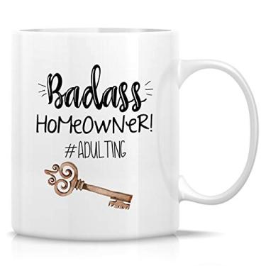 Imagem de Retreez Caneca engraçada - Badass Homeowner Adulting Moved New House Presente de inauguração de casa 325 ml Canecas de café de chá de cerâmica - Engraçado, sarcástico, presentes de aniversário para amigos, colegas de trabalho, pai mãe irmã irmão