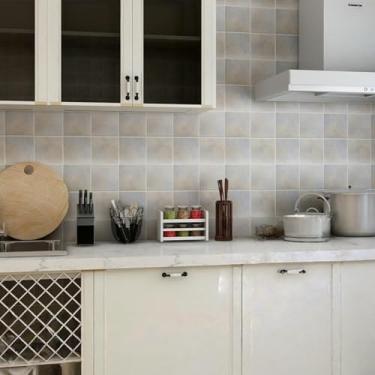 Imagem de ESSMOKO Papel de parede imitação de cerâmica efeito cozinha impermeável e à prova de óleo PVC resistente a altas temperaturas autoadesivo papel de parede azulejo adesivo azul amarelo e cinza grade 45
