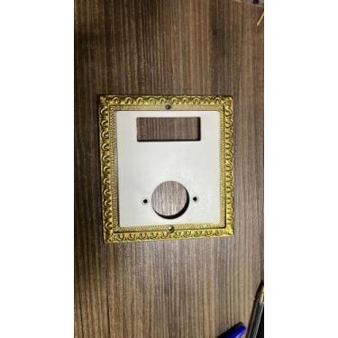 Imagem de Placa 4x4 marinjet branco/dourado disjuntor + tomada