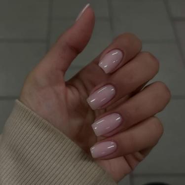 Imagem de Conjunto de unhas postiças curtas médias quadradas nude com design cobertura completa cola em bastão falso artificial em unha acrílica para mulheres uso diário, 24 peças