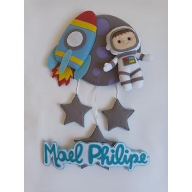 Imagem de Decoração Infantil de Parede, Astronauta com Foguete e Estrelas, Tema Espacial, Azul e Cinza
