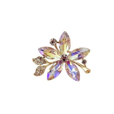 Imagem de Broche Flor Dourada com Raminho e Pedras - - Pistache Acessórios, Bran