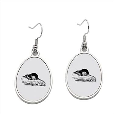 Imagem de Brinco vintage com gravação Shrew ou Shrew Mouse – Brincos pendentes para meninas – Presente de festa de aniversário dos namorados
