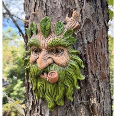 Imagem de coolboy Alimentador de pássaros com rostos de árvores, decoração de jardim, escultura caprichosa para abraçar árvores, alimentadores engraçados de pássaros com um tubo para ambientes externos e cercas