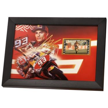 Imagem de veratwo Decoração de quarto esportivo - Pôster assinado Marc Marquez emoldurado para presente fotográfico 20 x 15 cm, com 1 exibição de filme de 35 mm, presentes legais de memorabilia de MotoGP para