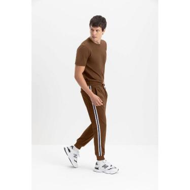 Imagem de Calça Jogger Masculina Em Moletom Essendi Marrom Escuro
