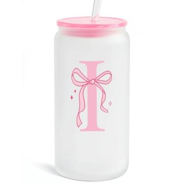 Imagem de SANDJEST Copo de vidro monograma com tampa acrílica e canudo, copo de café gelado fosco personalizado 473 ml, monograma presentes iniciais para mulheres meninas no aniversário (I)