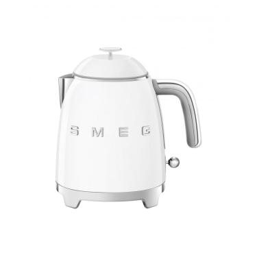 Imagem de Chaleira elétrica mini Smeg branca retrô 0,8L com parede dupla, bico antipingos e base 360° antiderrapante, 1400W, 110V