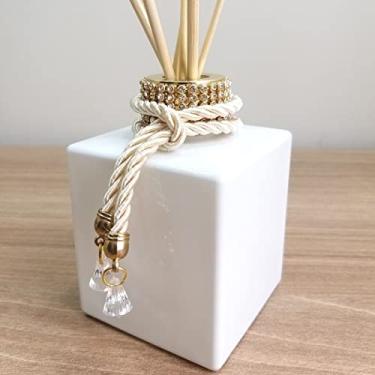 Imagem de Frasco Aromatizador De Ambiente Difusor De Varetas - Difusor de Aromas - Luxo Com Strass e Varetas Decoradas - Branco e Dourado-Luiggi Presentes®