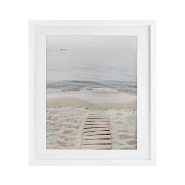 Imagem de Stupell Industries Impressão emoldurada branca para passarela de praia sob vidro, design de Sisi e Seb, 21 x 17