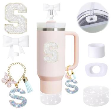 Imagem de Conjunto de 6 peças de acessórios de copo Stanley branco adequado para Stanley Cup 850 g 1,134 g, incluindo pingente de alça, adesivo inicial personalizado, topo de palha, bota de silicone brilhante,