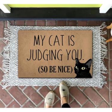 Imagem de ZHAOFLY Capacho engraçado de boas-vindas (60 cm x 39,6 cm) borracha antiderrapante entrada traseira decoração interior varanda decoração tapetes presente de aquecimento de casa (meu gato está julgando