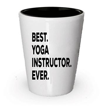 Imagem de Yoga Instructor Shot Glass - Melhor instrutor de ioga de todos os tempos - Presentes de instrutor de ioga - Para instrutores de ioga - Uma ideia engraçada de presente atencioso - ou mordaça - (1)