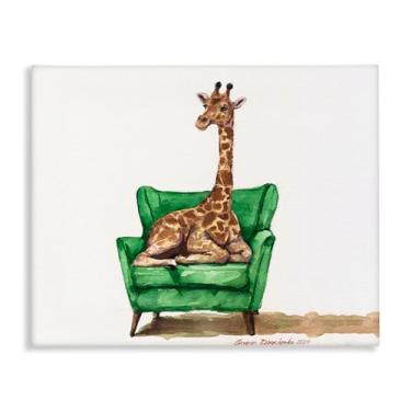 Imagem de Stupell Industries Arte de parede em tela de girafa fofa em cadeira verde, design por George Dyachenko, 61 x 76 cm