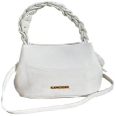 Imagem de Bolsa feminina, design transversal, alca trancada, cor branca, detalhes delicados, sofisticada.