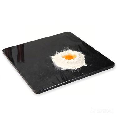 Imagem de Diflart Tábua de corte de pedra natural para cozinha, 40,6 x 40,6 cm, preta, placa de granito grande com pés antiderrapantes para apoio, queijo, chocolate, pacote com 1 peça