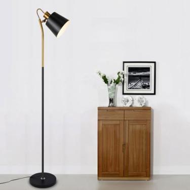 Imagem de Luminária de chão moderna em metal preto, com interruptor de pé ajustável e cúpula de ferro - ideal para sala de estar, quarto e escritório (lâmpada E27, 152 cm de altura).