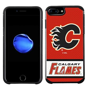 Imagem de Apple iPhone 8 Plus/iPhone 7 Plus/iPhone 6s Plus/iPhone 6 Plus - Capa traseira texturizada de jérsei vermelho com chamas de Calgary licenciadas pela NHL em TPU preto