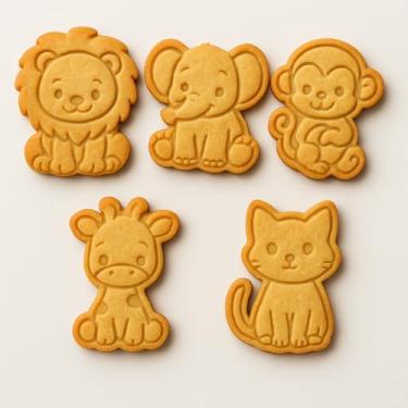 Imagem de Kit 5 Cortadores de Biscoito Infantil Animais Fofinhos 6cm – Moldes para Bolacha, Massinha e Pasta Americana