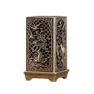 Imagem de Suporte de incenso elegante com design floral e pássaro – Suporte de incenso de metal em tom de bronze tradicional de inspiração chinesa para decoração de casa e meditação