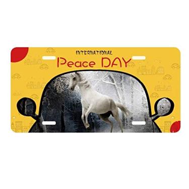 Imagem de DIYthinker Placa de licença White Horse Science Nature Scenery para decoração de carro, dia da paz