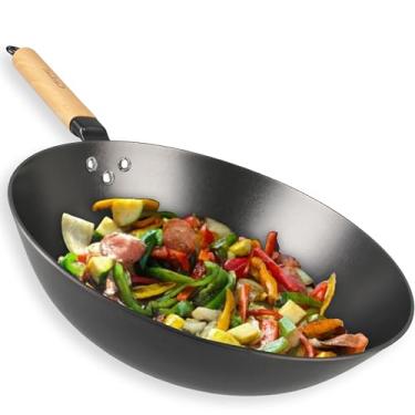 Imagem de Cuisiland Wok de ferro fundido nitretado de 30 cm – frigideira resistente à ferrugem, cabo longo de madeira de faia removível, naturalmente antiaderente, durável e confortável, retenção de calor