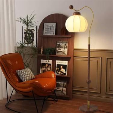 Imagem de Luminária de chão contemporânea de luxo, com design moderno e artístico, ideal para sala de estar, quarto, escritório, casa de campo, hotel ou residências. Possui LED, estilo retrô e criativ